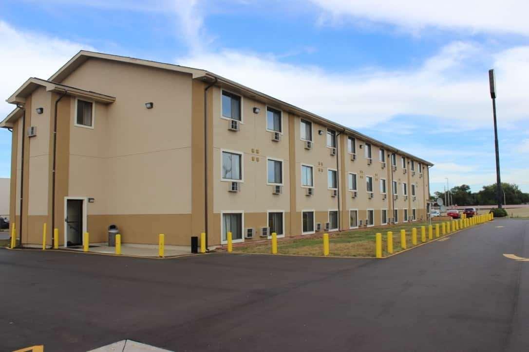 Super 8 Grand Rapids City Center Wyoming Exterior photo