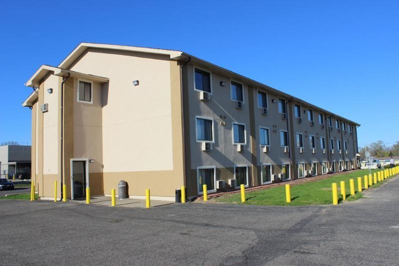 Super 8 Grand Rapids City Center Wyoming Exterior photo